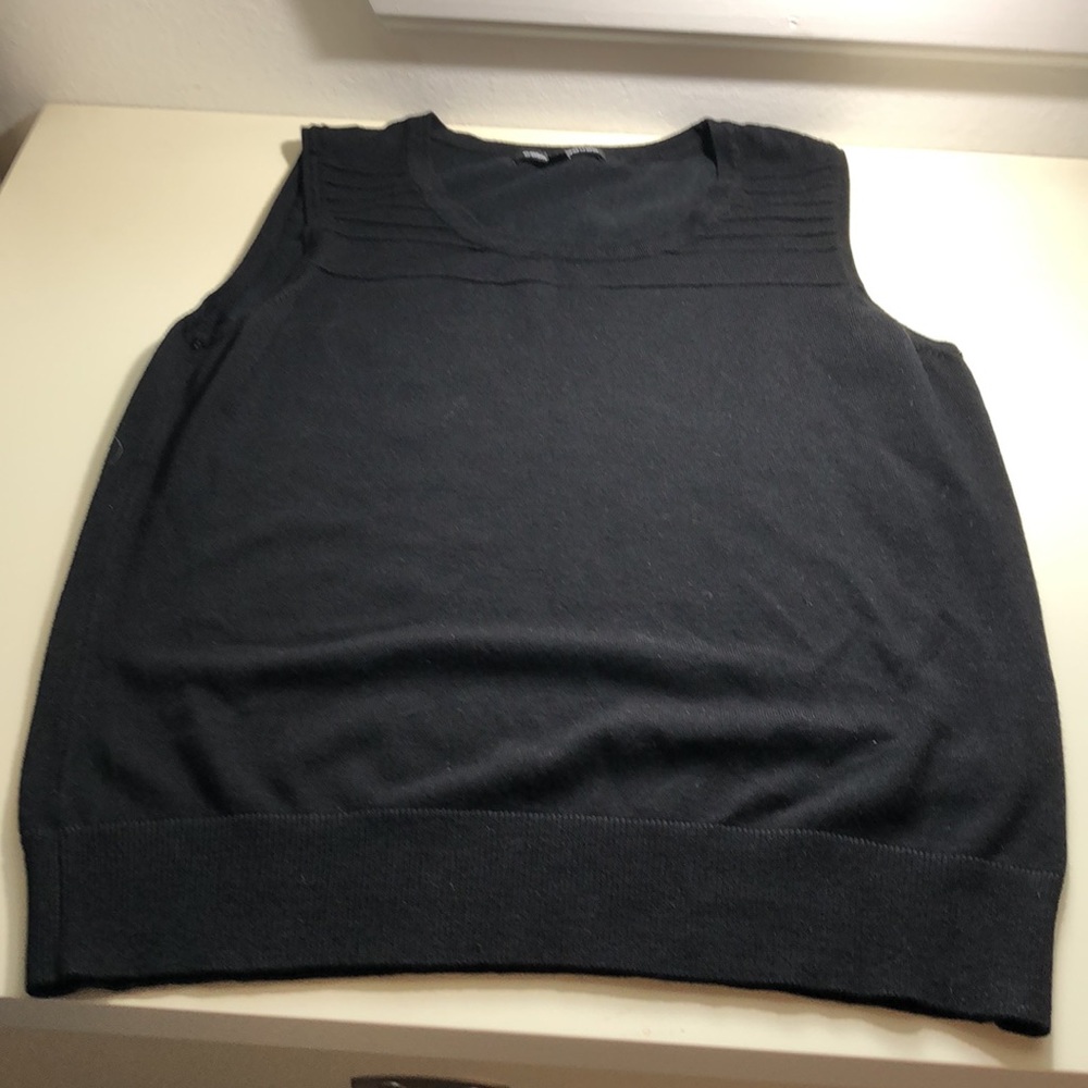 Cable & Gauge Knit black sleeveless top - L